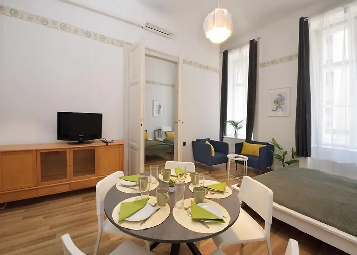 Spacious Basic In The Center Appartamento *