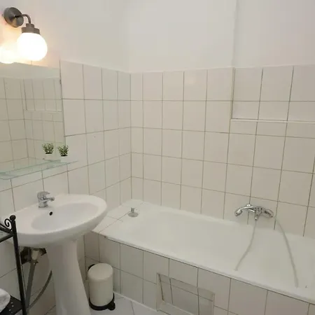Spacious Basic In The Center Appartement Budapest