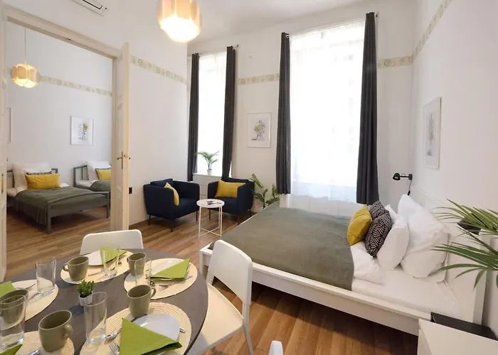 Spacious Basic In The Center Apartman Budapest